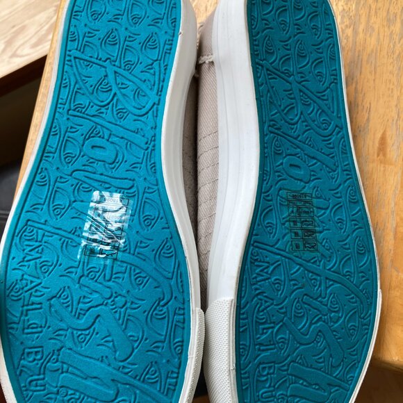 blowfish malibu sneakers distessed gray slip on for  women size 9 NEW - Picture 5 of 6